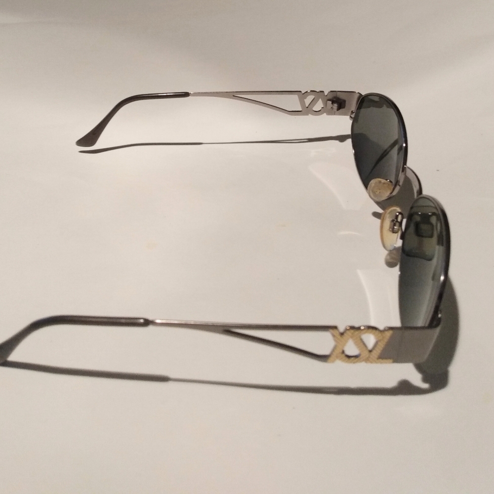 Yves Saint Laurent 1990 Women's Vintage Sunglasses - Picture 3 of 16